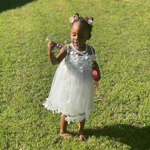 Beautiful floral appliqué sleeveless dress